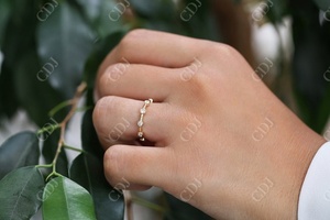 Bague de mariage en diamant de laboratoire certifié IGI plaqué or jaune 14K taille ronde faite à la main pavé de distance pour femme - Product Image 3