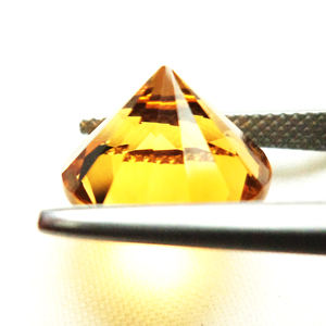 หินสีเหลืองสีเหลืองมะนาวทรงกลมสดใสพลอยเจียระไนแบบเจียระไนแบบเหลี่ยมเพชรพลอยอัญมณีเจียระไนแบบตัดเป็นชิ้น - Product Image 3