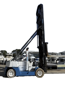 Oferta Exclusiva de Subasta para Montacargas Neumáticos W3.2 de 2014 con Capacidad de Carga de 21,375 Libras - Product Image 2