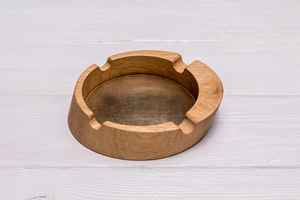 Cendrier en bois classique pour cigarettes et cigares |   Cendrier de table en bois massif fait main - Product Image 3