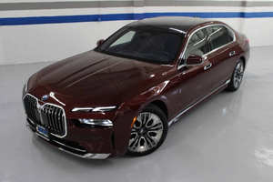 2023 BMW XDrive60 I7 AWD Sedan เครื่องยนต์ไฟฟ้าที่นั่งหนังด้านซ้ายกล้องหลังเกียร์อัตโนมัติ/เกียร์ออโต้มือสองซันรูฟ LED - Product Image 3