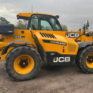 Découvrez une maniabilité supérieure avec le 542 70 Agri Xtra, conçu pour une adhérence et une stabilité accrues, et une utilisation en terrain sans obstacle. Prix abordable. - Product Image 1