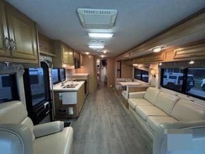 Camping-car d'occasion FLEETWOOD RV BOUNDER 35E modèle 2007 avec performances élevées, disponible à la vente - Product Image 5