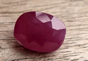 Mehrajudin Gems Pierre précieuse naturelle de 2,68 carats, taille coussin, rubis naturel non chauffé étincelant - pour la fabrication de bijoux de pierre de naissance de juillet - Product Image 2