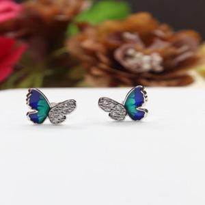 Boucles d'oreilles clous papillon romantiques en acier inoxydable émaillé bleu et vert pour femmes - Bijoux de mode haut de gamme avec ailes semi-cristallines pour soirée - Product Image 1
