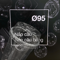 Couvre-gobelets en plastique transparent jetable écologique Quang Quan 95 mm avec logo personnalisé, couvercles en dôme de formes variées pour les gobelets à bubble tea
