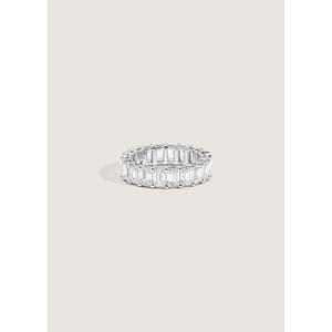 Anillo de Eternidad Blaire de Oro Blanco con Diamantes de Corte Esmeralda - Product Image 1
