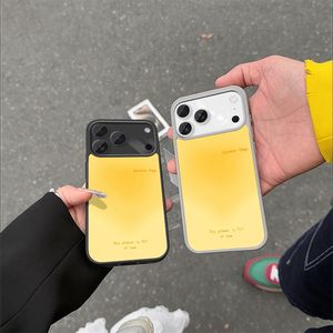 Custodia Magnetica Gialla per iPhone 17 Pro Max in TPU Morbido con Design Floreale Bianco, Unisex - Product Image 2