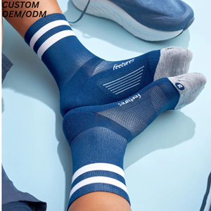 Chaussettes courtes à 5 doigts personnalisées, directement de l'usine, en coton respirant, décontractées, antibactériennes, séchage rapide, support OEM ODM, vente en gros - Product Image 1