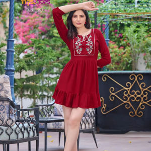 Rayón arrugado con trabajo de bordado Kurtis para venta en línea - Product Image 1