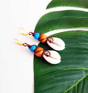 Pendientes de concha hechos a mano con concha de cauri natural y cuentas, joyería colgante de estilo playero para mujer, regalo y accesorio de moda - Product Image 4