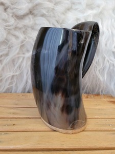 Taza de Cuerno de Búfalo Hecha a Mano, Estilo Vikingo, Grabada - Product Image 3