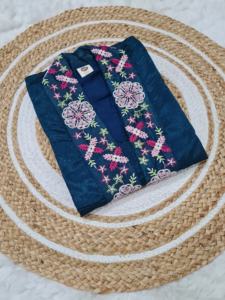 Traje de Chinon pesado de calidad superior Material Ropa étnica Premium para mujeres Bodas y fiestas Disponible para precio de exportación - Product Image 4