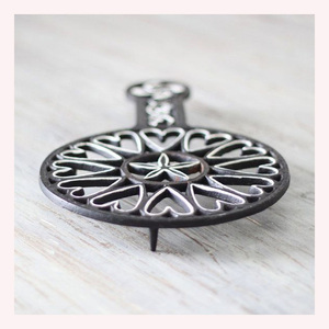 Modern Stainless Steel <b>Trivet</b> and Tray with Lid Durable, Eco-Friendly, and Reusable for Everyday and Decorative Use - Product Image 2