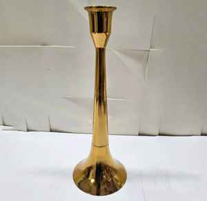 Bougeoir au design classique en métal de bonne qualité fait à la main pour la décoration intérieure - Product Image 4