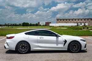 Voiture d'occasion haut de gamme BMW M8 Competition Coupé 2024 prête à être expédiée - Product Image 5