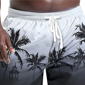 Shorts de bain décontractés pour hommes à séchage rapide en polyester imprimé avec motif palmier, logo frontal et cordon de serrage à la taille - Product Image 3