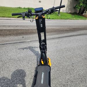 Patinete Eléctrico Plegable InMotion Rs 72v 68MPH de Alta Calidad - Product Image 3