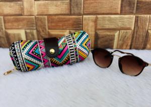 เคสแว่นตาพิมพ์ลายที่ทำด้วยมือของอินเดียพร้อมแม่เหล็กฝาปิดซิปฝาครอบนี้ช่วยป้องกันรอยขีดข่วนฝุ่นได้ดีกว่า - Product Image 6