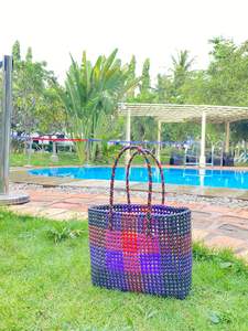 Métier à tisser manuel à la mode écologique personnalisé sacs de plage et cosmétiques recyclés étuis à provisions à rayures tissés en plastique à fermeture éclair réutilisables - Product Image 2