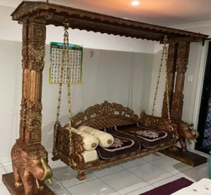 สวิงกลางแจ้งสีขาวพร้อมหมอนอิงสีน้ำเงินและที่เก็บที่เท้าแขนที่นั่งระเบียงที่ทันสมัยมีจำหน่ายในราคาขายส่ง - Product Image 2