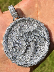 Collar con Colgante Redondo Grande de Moissanita Colorida con Espinas de Diamantes, Tendencia de Moda, Joyería para Hombre - Product Image 6