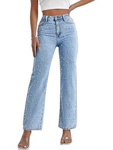 Pantalon en jean délavé pour femme avec perles - Product Image 1