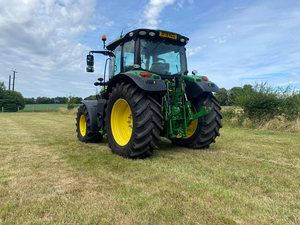 รถแทรกเตอร์จอห์นเดียร์ 6130R 130 แรงม้า ขับเคลื่อน 4 ล้อ สำหรับพืชไร่ ระบบเกียร์อัตโนมัติ AutoQuad IVT พร้อมระบบ GPS สำหรับการทำเกษตรแม่นยำ  ขาย - Product Image 4