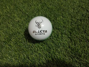 Balle de cricket dure de haute qualité en matériau durable, fabriquée au Pakistan, balle de cricket de qualité supérieure. - Product Image 5