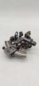 กล่องไม้ใส่เซ็กซ์แอนท์สำหรับการเดินเรือทางทะเล ทำจากทองเหลืองโบราณ งานแฮนด์เมด ทนทาน ทันสมัย อเนกประสงค์ พร้อมลูกสูบแข็งแรง - Product Image 2