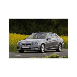 E200 Mercedes-Benz รถ AWD พร้อมเบาะหนัง R15ภายในสีเข้มสำหรับการซื้อจำนวนมากเชื้อเพลิงที่มีประสิทธิภาพและเทคโนโลยีขั้นสูง - Product Image 5
