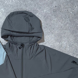 ชุดวอร์ม2ชิ้นสำหรับผู้หญิงชุดกันลมมีซิปแบบเต็มชุดวิ่งโลโก้แบบกำหนดเอง - Product Image 5