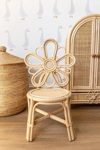 Chaise d'enfant en rotin naturel faite à la main pour la décoration de fête d'anniversaire, siège d'enfant bohème pour des événements - Product Image 4