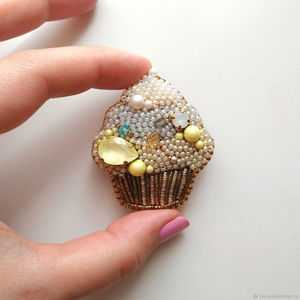 Broches de alta tela Nuevo diseño Lingote Alambre Bordado Broches con cuentas Encaje Hermoso Broche #0072289 Precio bajo al por mayor - Product Image 5