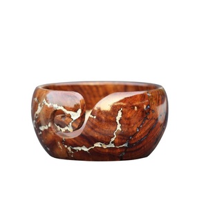 Bol de fil en bois pour tricoter des bols de fil de palissandre Lichtenberg bol de fil fait main cadeaux - Product Image 1