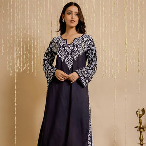 Hermoso bordado trabajo Modal algodón Kurtas estilo indio y paquistaní Casual y ropa de festival para fiestas de verano - Product Image 1