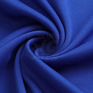 Tenue de football légère et durable en polyester et tissu maillé, idéale pour les matchs compétitifs et l'entraînement quotidien. - Product Image 4