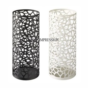 Look attrayant accrocheur couleur noire enduit de poudre fil métallique robuste fait pingouin et cerf concepteur porte-parapluie - Product Image 3