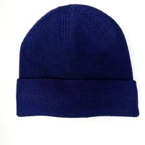 Bonnet en tricot acrylique unisexe de couleur unie, chaud, logo personnalisé, broderie 3D dessiné à la main, vente en gros, couleur unie - Product Image 3