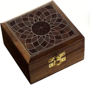 Caja de joyería hecha a mano, regalos únicos tallados en madera para mujeres, aspecto simple y atractivo disponible al mejor precio