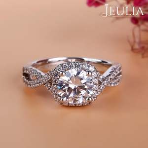 Anillo Jeulia Twist Halo de Plata de Ley con Corte Redondo - Product Image 4