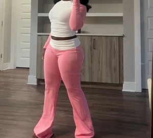 ชุดเสื้อผ้าใส่อยู่บ้านเอวสูงเข้ารูปผ้ากำมะหยี่เย็บปะติดปะต่อกันแนวสปอร์ตของผู้หญิงเสื้อสั้นเลกกิ้งเสื้อผ้าจับคู่ลายสีพื้น - Product Image 6