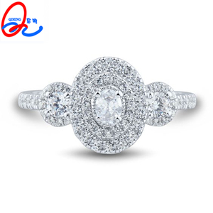 Venta caliente <span class=keywords><strong>2</strong></span> <span class=keywords><strong>Quilates</strong></span> Oro Blanco Doble Halo Oval Cut Lab Diamante Anillo de Compromiso <span class=keywords><strong>Precio</strong></span> - Product Image 2