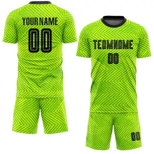 Groothandel Ademende Stof Custom Logo Gedrukt Voetbal Uniformen/Aangepaste Logo Volwassen Maten Mannen Vrouwen Slim Fit Voetbal Uniformen