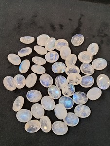 Pierre de lune naturelle de qualité supérieure, taille ovale, 8/10 mm, 4-5 carats, couleur changeante, pour la création de bijoux fins, sertis disponibles, en vente - Product Image 4