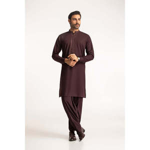 Traje Formal Bordado Color Borgoña de Corte Regular para Hombre - Product Image 2