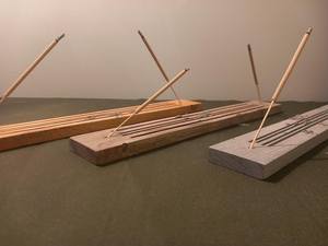 Brûleur d'encens religieux traditionnel indien en bois fait main et durable pour Agarbatti, décoration de salle de prière, temple, méditation - Product Image 4