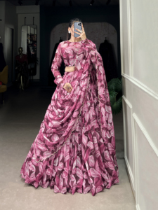 Lehenga choli dupatta ชุดปาร์ตี้ฤดูหนาวของผู้หญิงชุดปาร์ตี้และเทศกาลที่ได้รับแรงบันดาลใจจากวินเทจ - Product Image 4