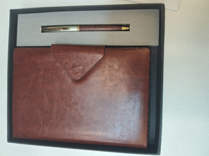 Ensemble cadeau d'affaires personnalisé, élégant et nouveau, comprenant un carnet de notes A5 de luxe, un couverture de planificateur en cuir PU noir, un classeur à anneaux, fait à la main - Product Image 6