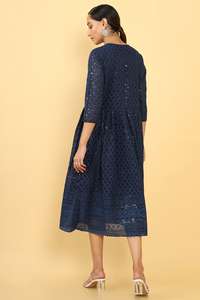 ชุดเดรสผ้าจอร์เจียสีกรมท่าแบบดั้งเดิมของชาวอินเดียถักด้วยด้ายเย็บปักถักร้อยคอกลมและทุกขนาด - Product Image 5